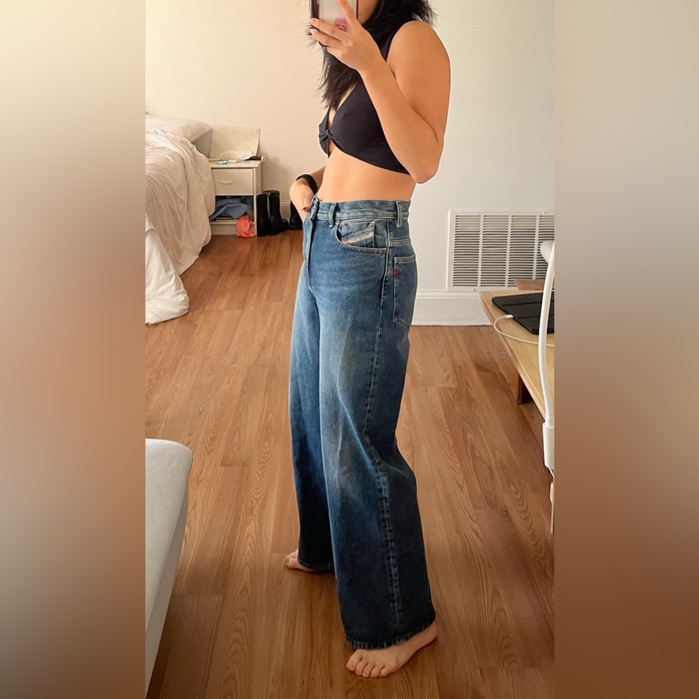 DIESEL MEDIUM WASH JEANS